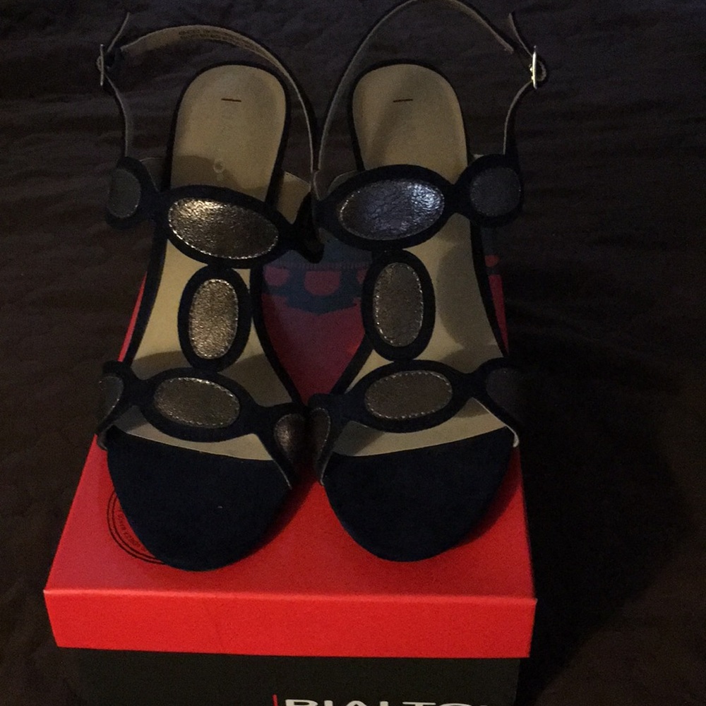 Ladies shoes